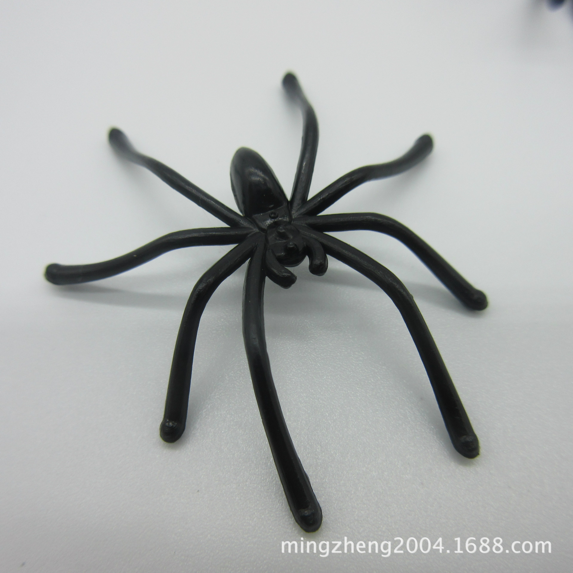 Fake spider halloween spider plastic spider 12 styles can be mixed amazon cross-border toys