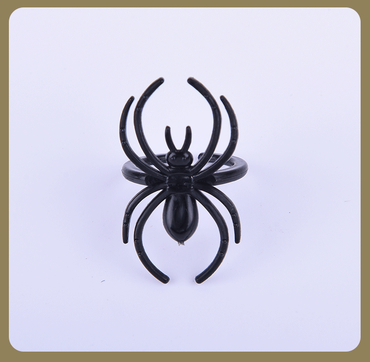 Halloween Dress up Party Props Spider Ring Plastic Ghost Festival Simulation Spider Ring Spoof Trick Toy