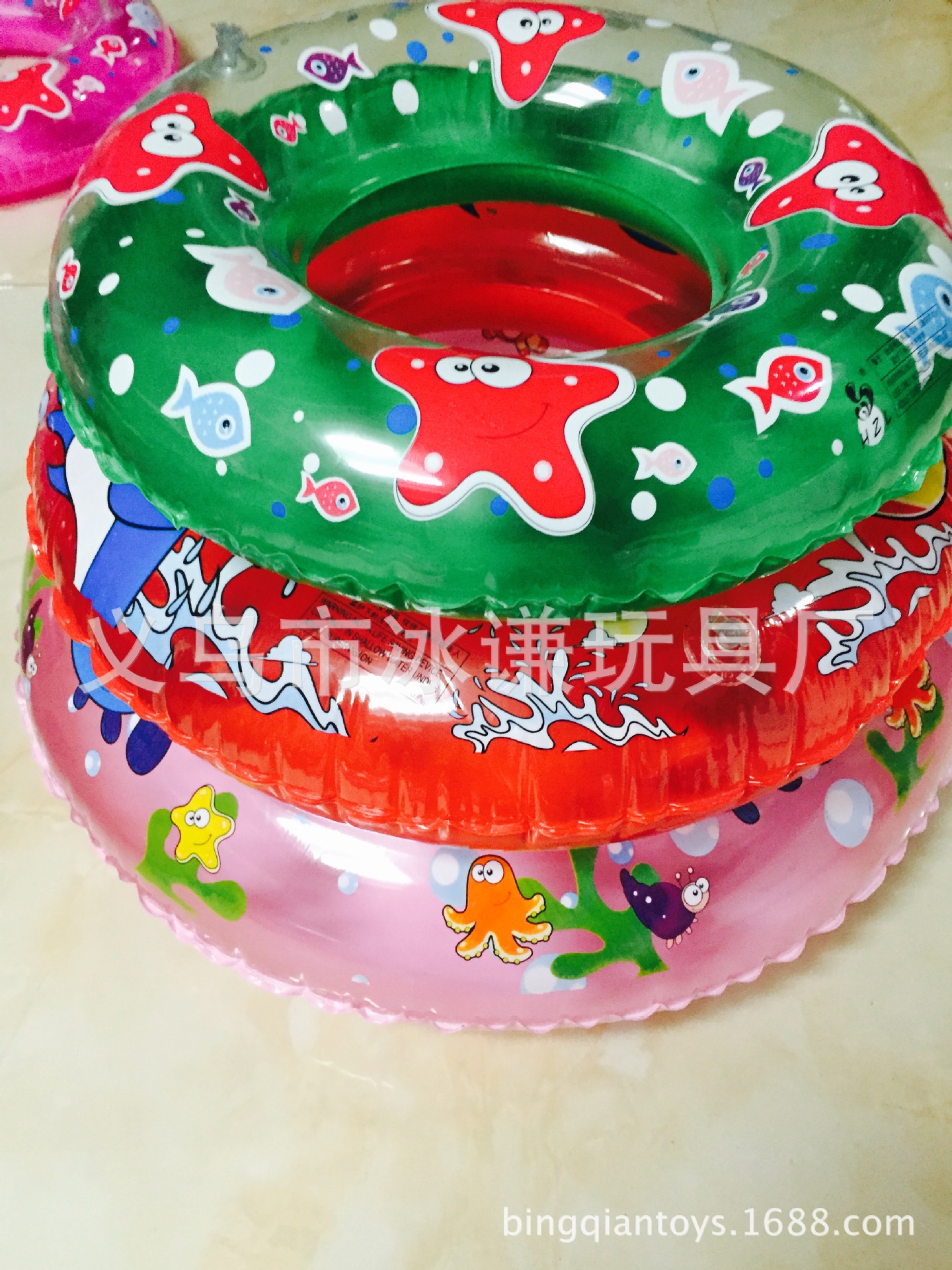 Inflatable toys and children's adult swimming laps