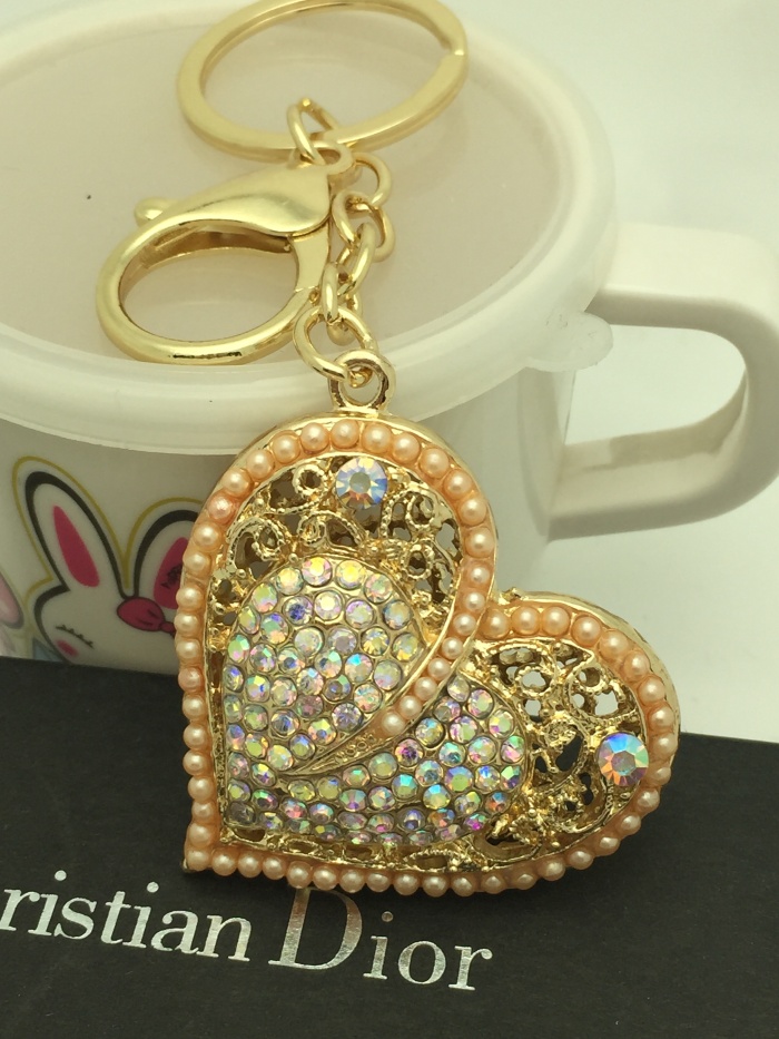 Love fashion heart-shaped diamond key buckle crystal drill car hanging bag creative alloy Pendant Love fashion heart-shaped diamond key buckle crystal drill car hanging bag creative alloy Pendant
