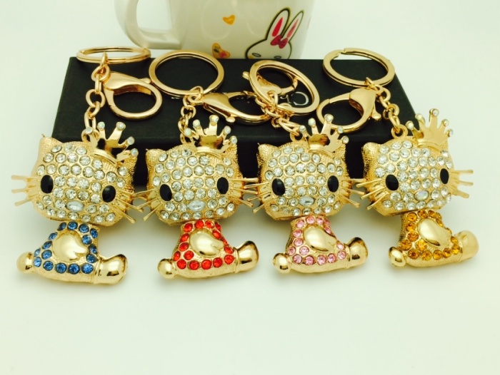 Korean KT Rhinestone diamond crown Keychain key buckle point men and women fashion creative Keychain Korean KT Rhinestone diamond crown Keychain key buckle point men and women fashion creative Keychain