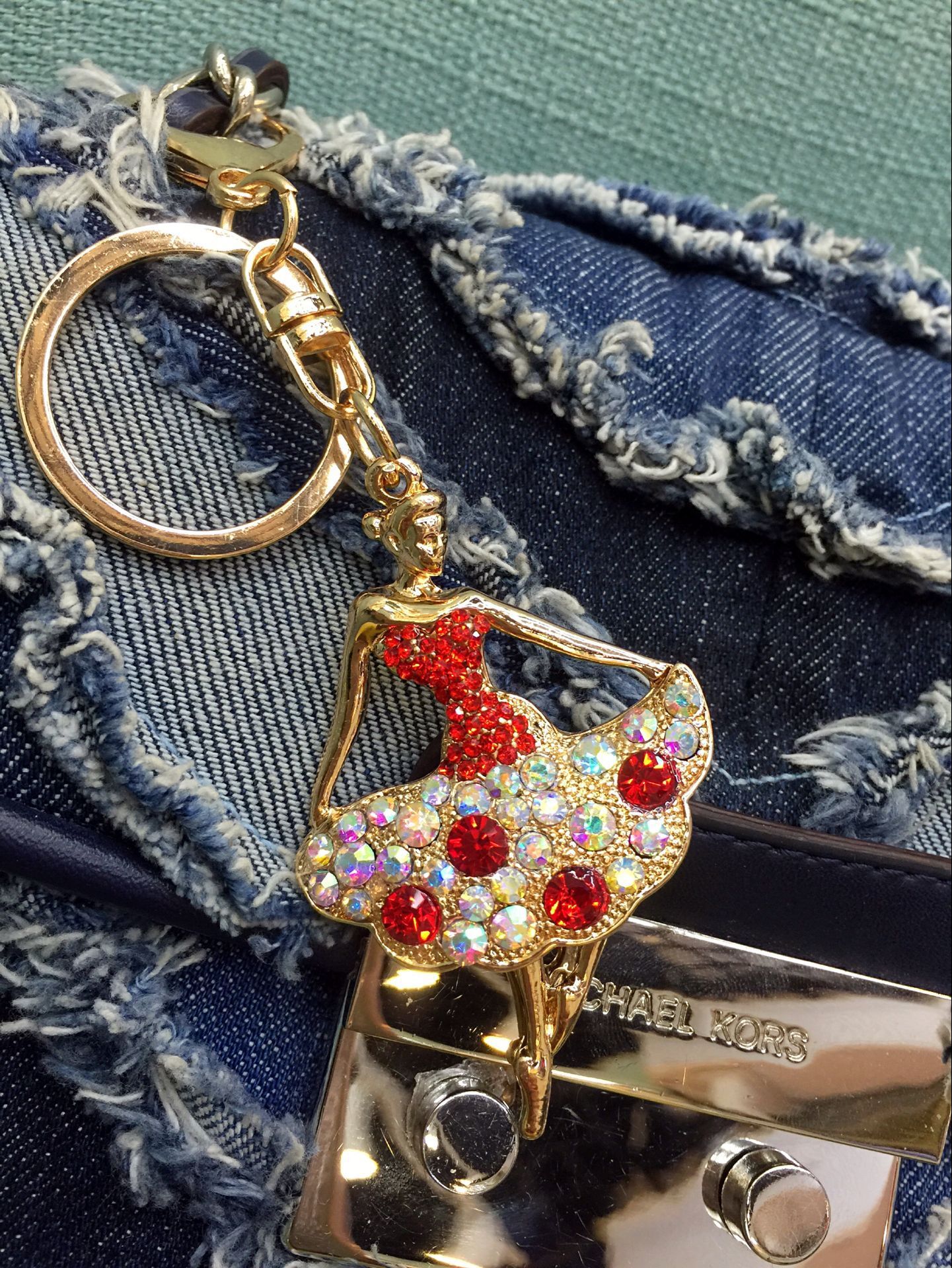 Factory direct dancing girl diamond key buckle Jewelry Pendant Zodiac cartoon Keychain Factory direct dancing girl diamond key buckle Jewelry Pendant Zodiac cartoon Keychain