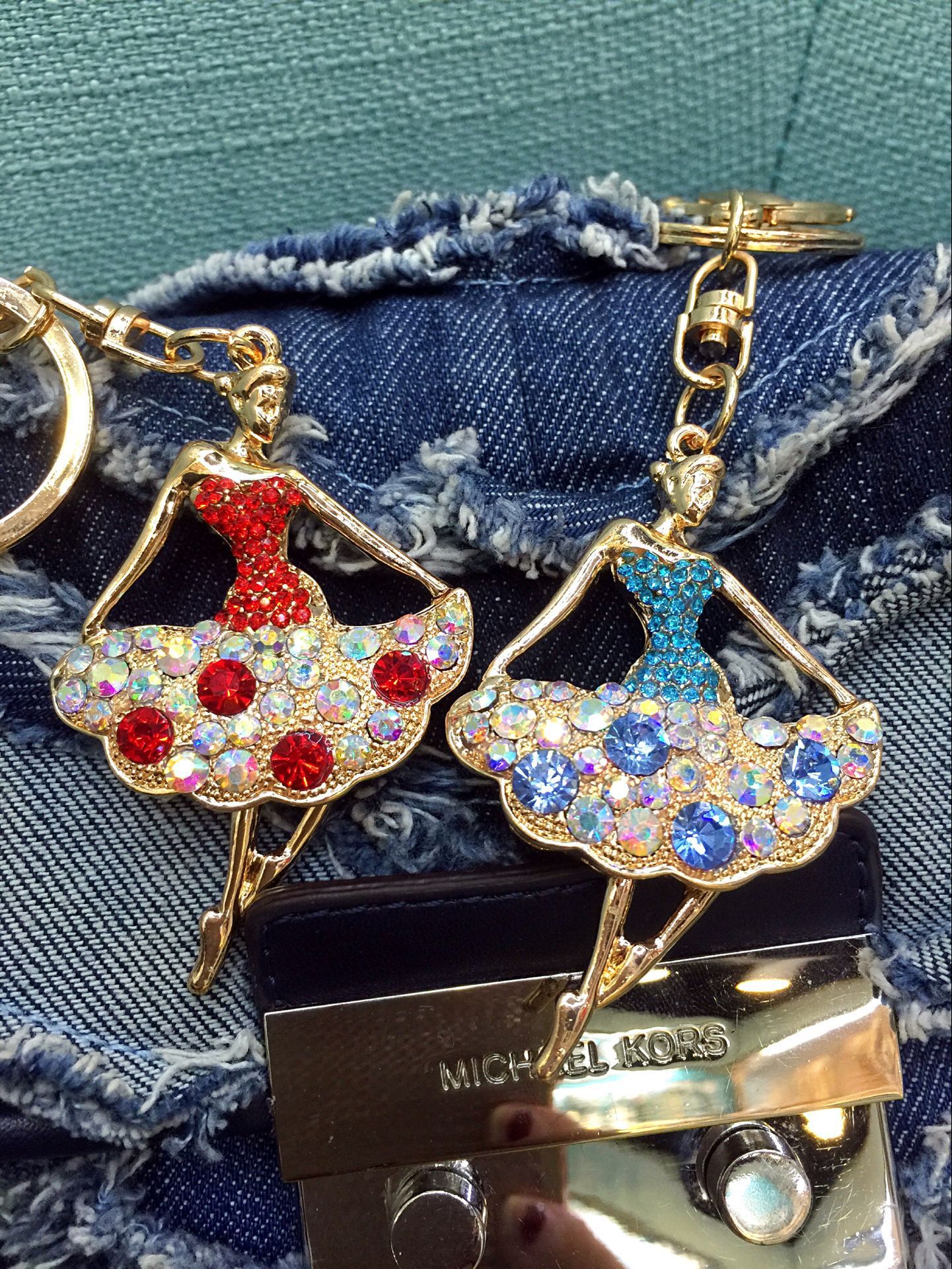 Factory direct dancing girl diamond key buckle Jewelry Pendant Zodiac cartoon Keychain Factory direct dancing girl diamond key buckle Jewelry Pendant Zodiac cartoon Keychain