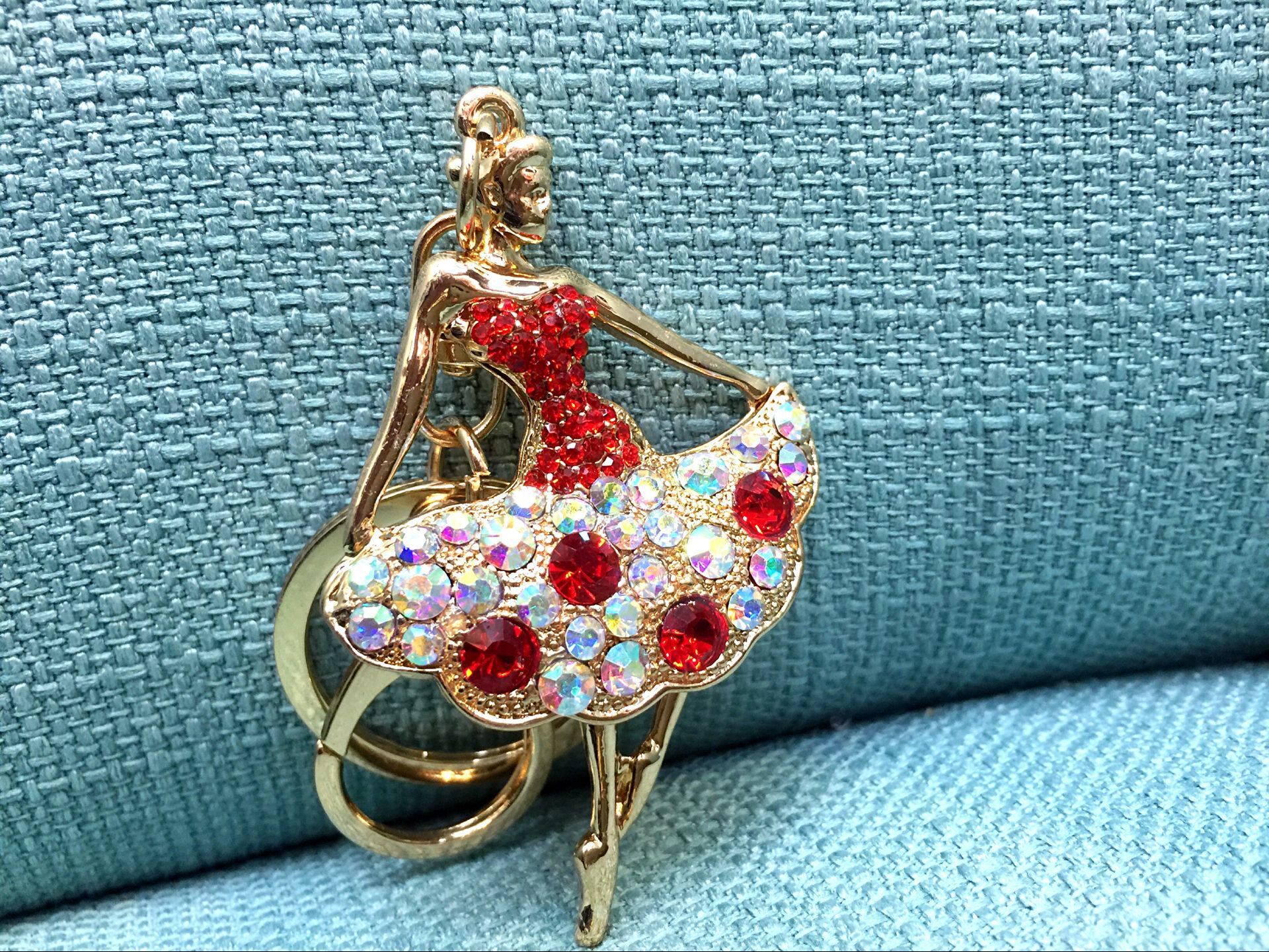 Factory direct dancing girl diamond key buckle Jewelry Pendant Zodiac cartoon Keychain Factory direct dancing girl diamond key buckle Jewelry Pendant Zodiac cartoon Keychain