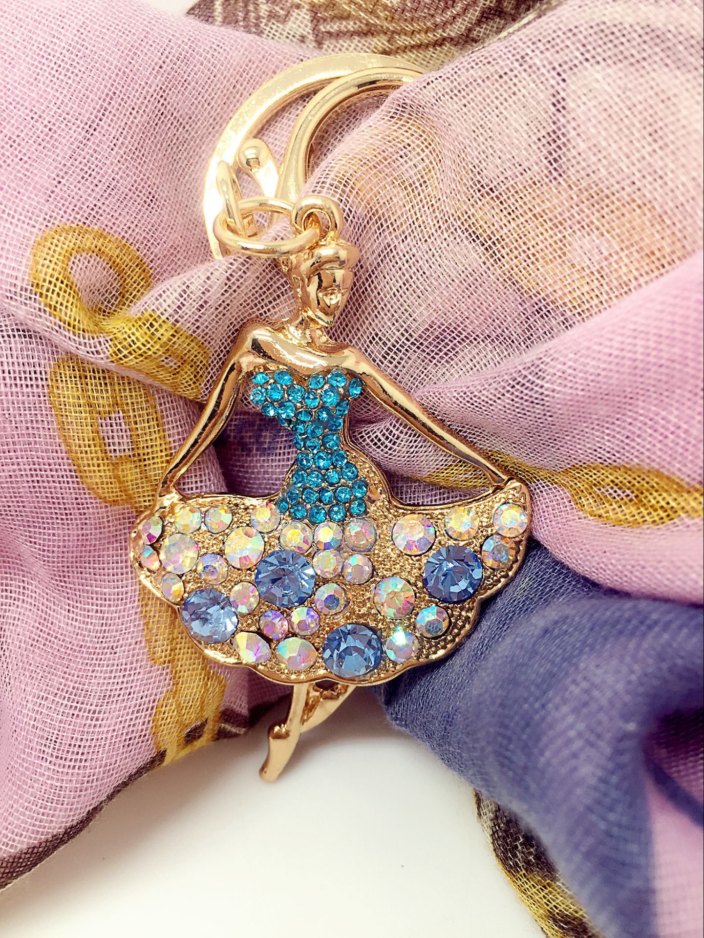 Factory direct dancing girl diamond key buckle Jewelry Pendant Zodiac cartoon Keychain Factory direct dancing girl diamond key buckle Jewelry Pendant Zodiac cartoon Keychain