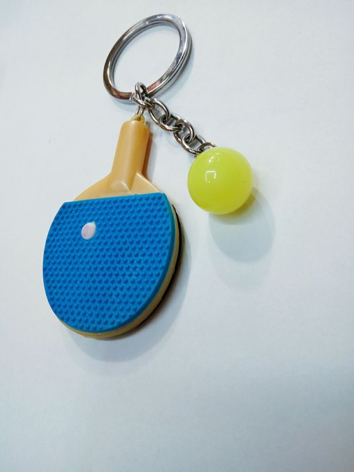 Plastic table tennis racket bead key buckle Plastic table tennis racket bead key buckle
