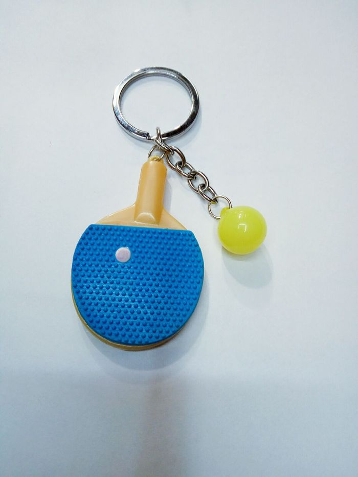 Plastic table tennis racket bead key buckle Plastic table tennis racket bead key buckle