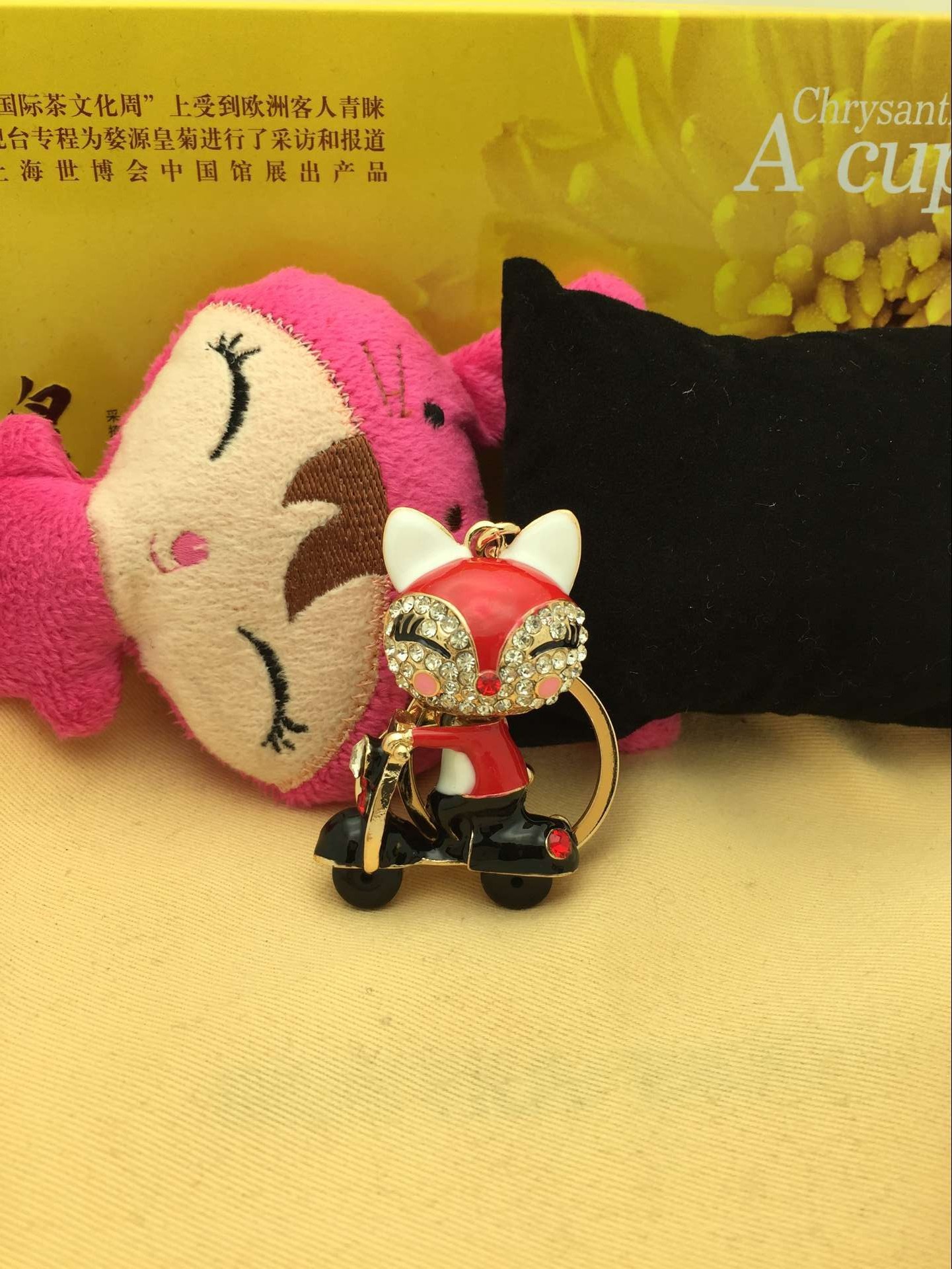 Bicycle fox diamond key buckle alloy jewelry diamond pendant gifts cartoon animal Bicycle fox diamond key buckle alloy jewelry diamond pendant gifts cartoon animal