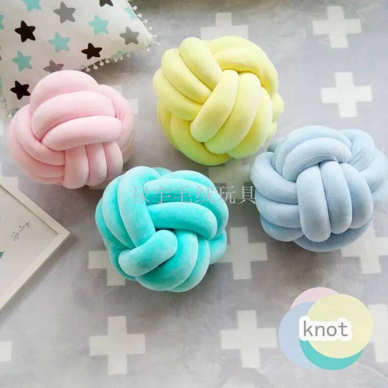 Sets a hot style knotted ball China knotted pillow national big life with a plush toy Sets a hot style knotted ball China knotted pillow national big life with a plush toy