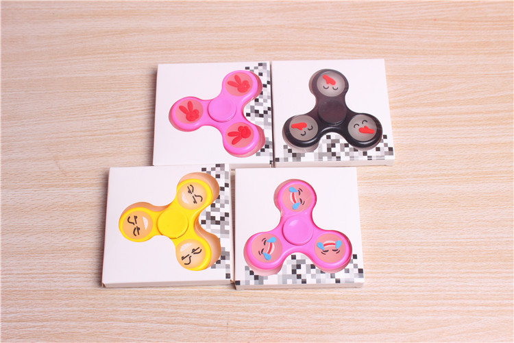 Fingertip Gyro Three-Leaf Gyro Finger Toy Pressure-Reducing Creative Toy Color Hand Spinner Wholesale Fingertip Gyro Three-Leaf Gyro Finger Toy Pressure-Reducing Creative Toy Color Hand Spinner Wholesale