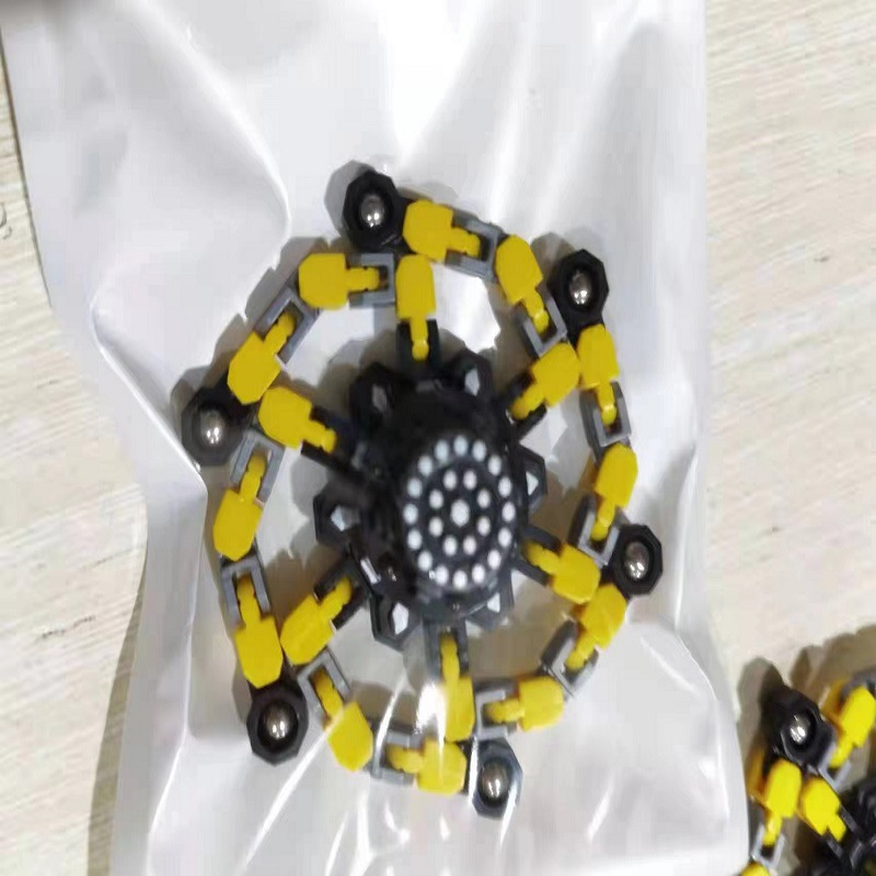 Cross-Border Hot TikTok Fingertip Mechanical Gyro Decompression Transformable Mecha Chain Bearing Fingertip Gyro Children&#039;s Toy