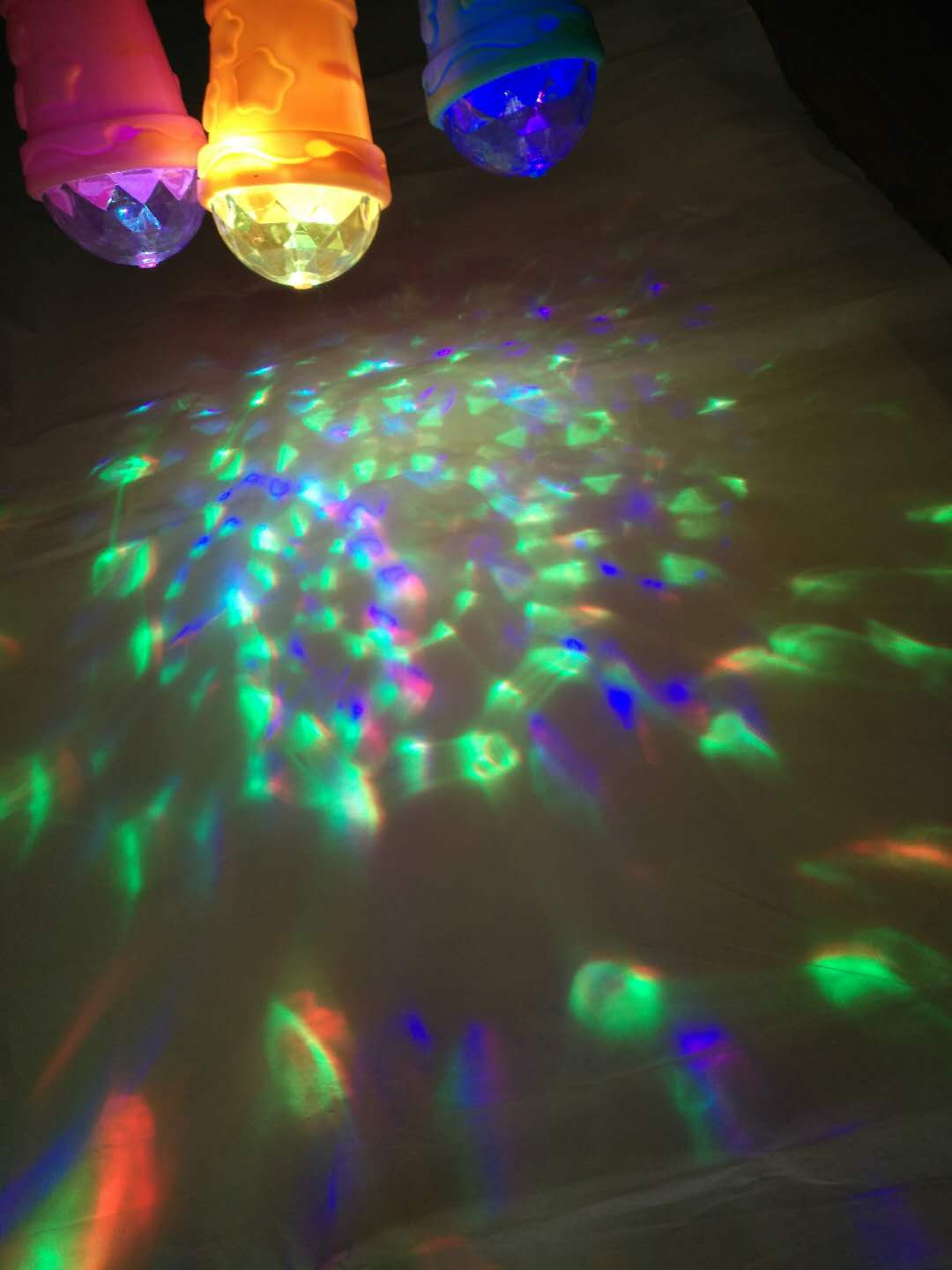 Electronic toy light projection music toy gun is selling well Electronic toy light projection music toy gun is selling well