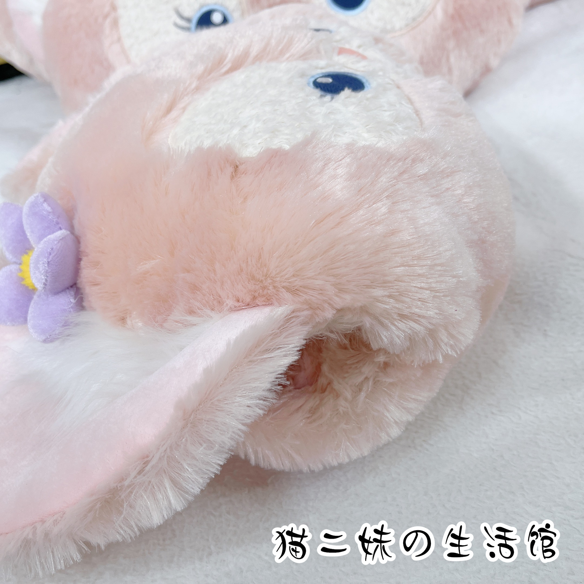 Cute Ling Na Bei Er Doll Pillow Dormitory Cushion Girl Heart Muffle with Hands Plush Toy Bedside Cushion Gift Female