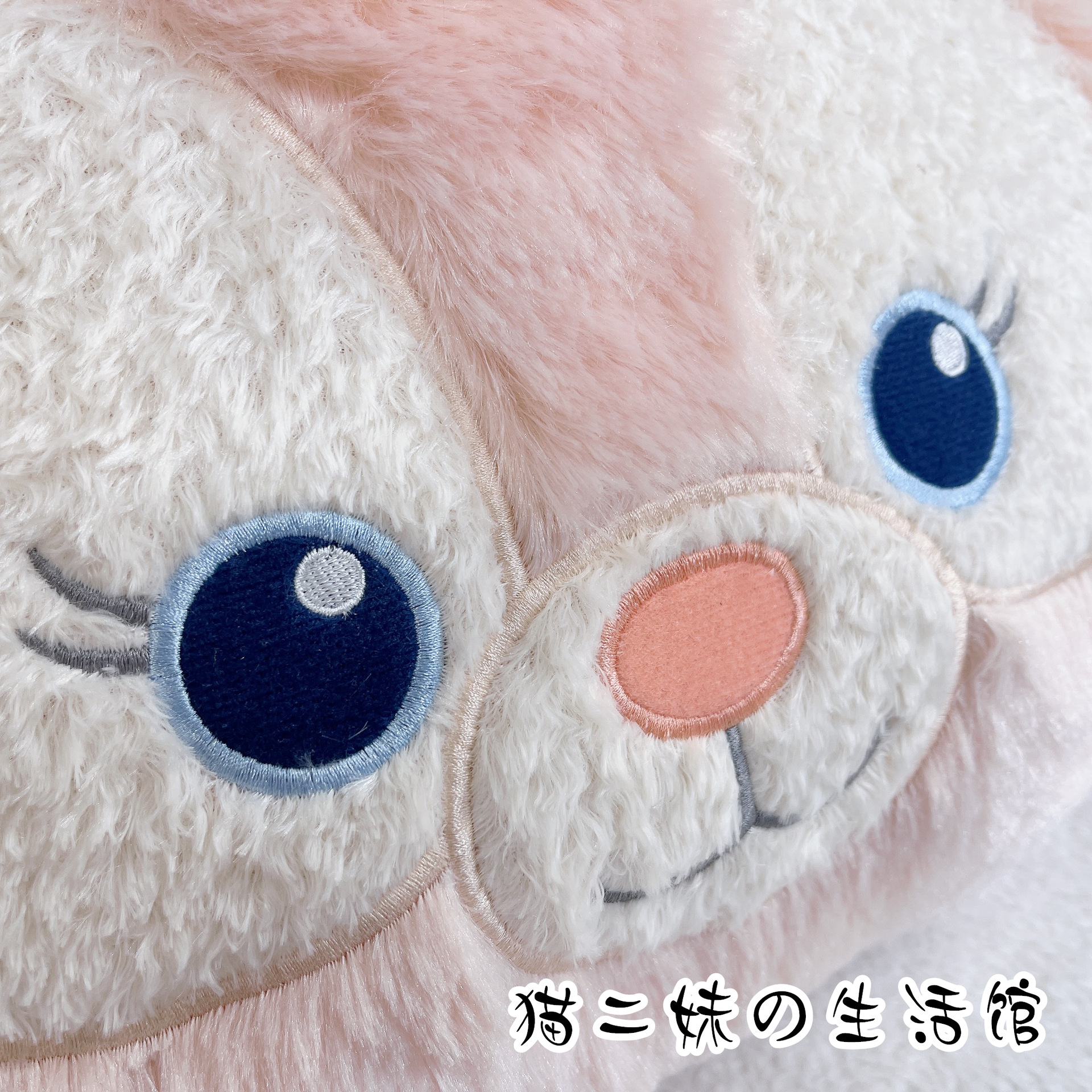 Cute Ling Na Bei Er Doll Pillow Dormitory Cushion Girl Heart Muffle with Hands Plush Toy Bedside Cushion Gift Female