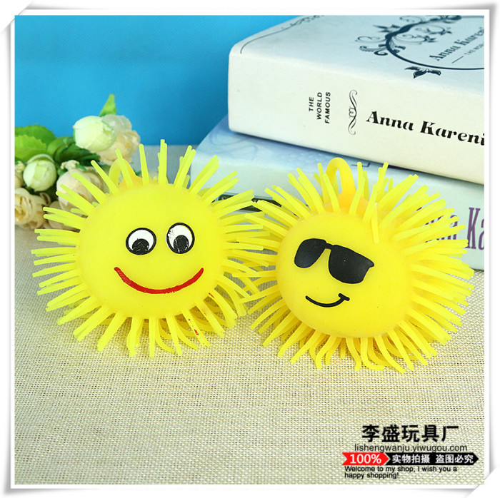 Children's luminous toys release the ball of the ball with the ball of the ball. Children's luminous toys release the ball of the ball with the ball of the ball.