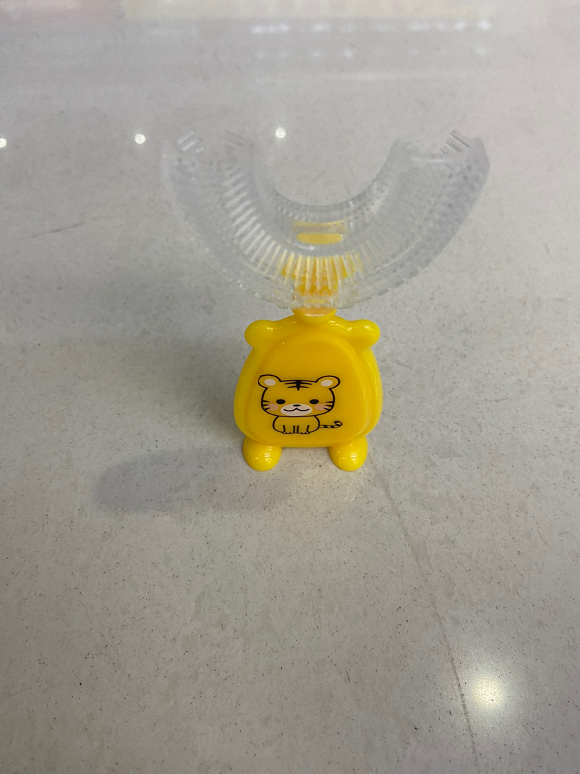 Children's U-Shaped Manual Toothbrush Liquid Silicone Soft Brush Head Standing Infant Toothbrush Children's U-Shaped Manual Toothbrush Liquid Silicone Soft Brush Head Standing Infant Toothbrush