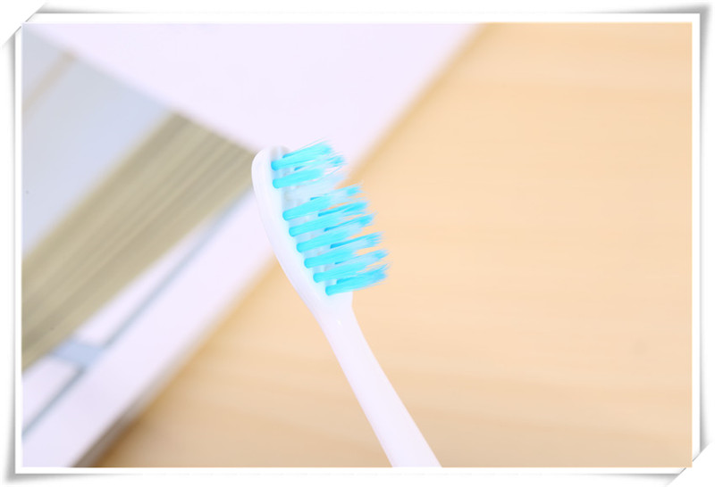 Japanese lovely cartoon 4 small rabbit bear soft bristle children 's toothbrush with suction cup baby toothbrush Japanese lovely cartoon 4 small rabbit bear soft bristle children 's toothbrush with suction cup baby toothbrush