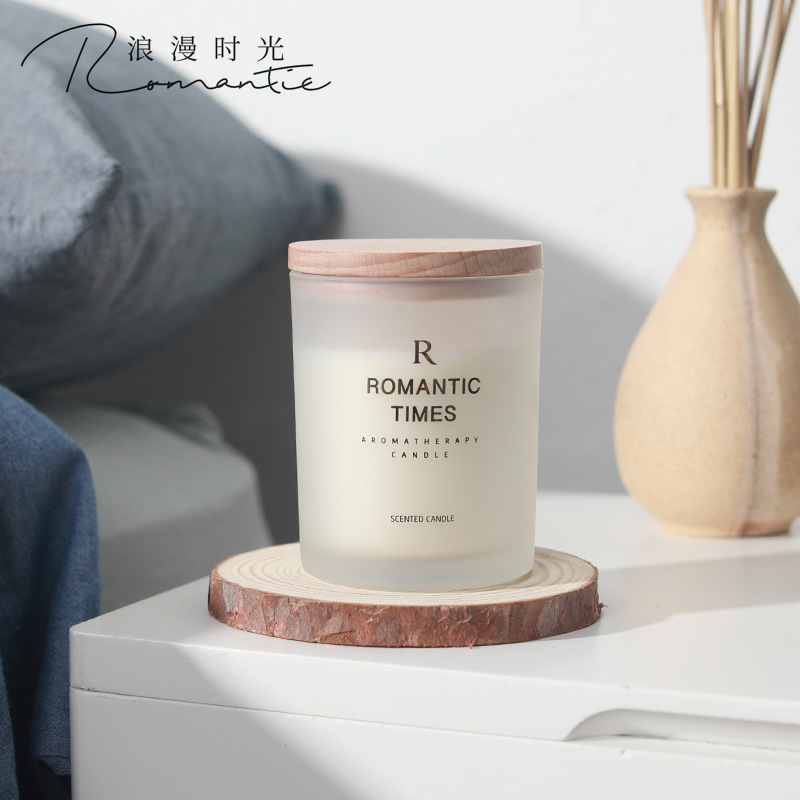 Essential Oil Aromatherapy Candle Household Soy Wax Scented Glass Candle Gift with Hand Ins Fragrance Candle Wholesale