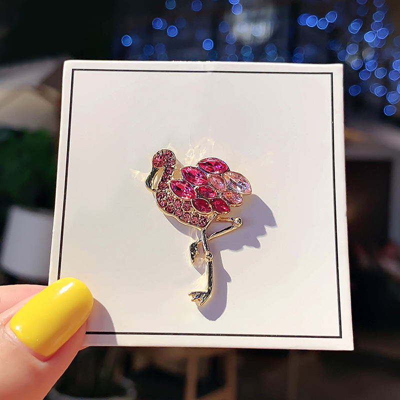 Xiao zha wang yibo with a pineapple brooch cute Japanese blonde rabbit accessories ins trend personalized badge accessories
