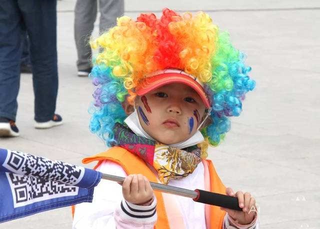 Holiday Party Clown Costume Rainbow Football Fan Adult Child Wig Disco Hippie Cosplay Fluffy Wig color run wig Holiday Party Clown Costume Rainbow Football Fan Adult Child Wig Disco Hippie Cosplay Fluffy Wig color run wig