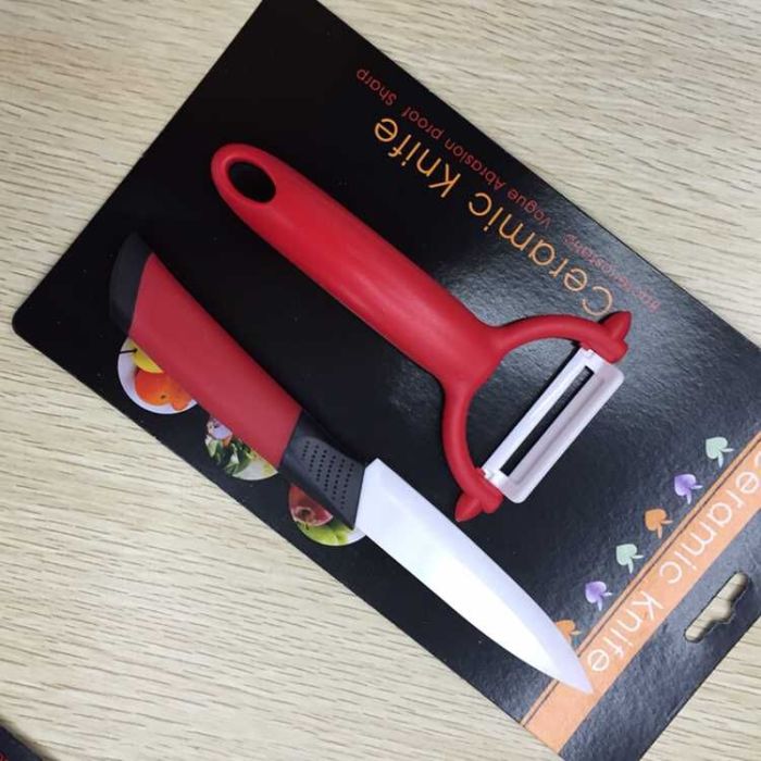 Creative gifts mini kitchen ceramic tool set ceramic knife and ceramic peeler fruit peeling device Creative gifts mini kitchen ceramic tool set ceramic knife and ceramic peeler fruit peeling device