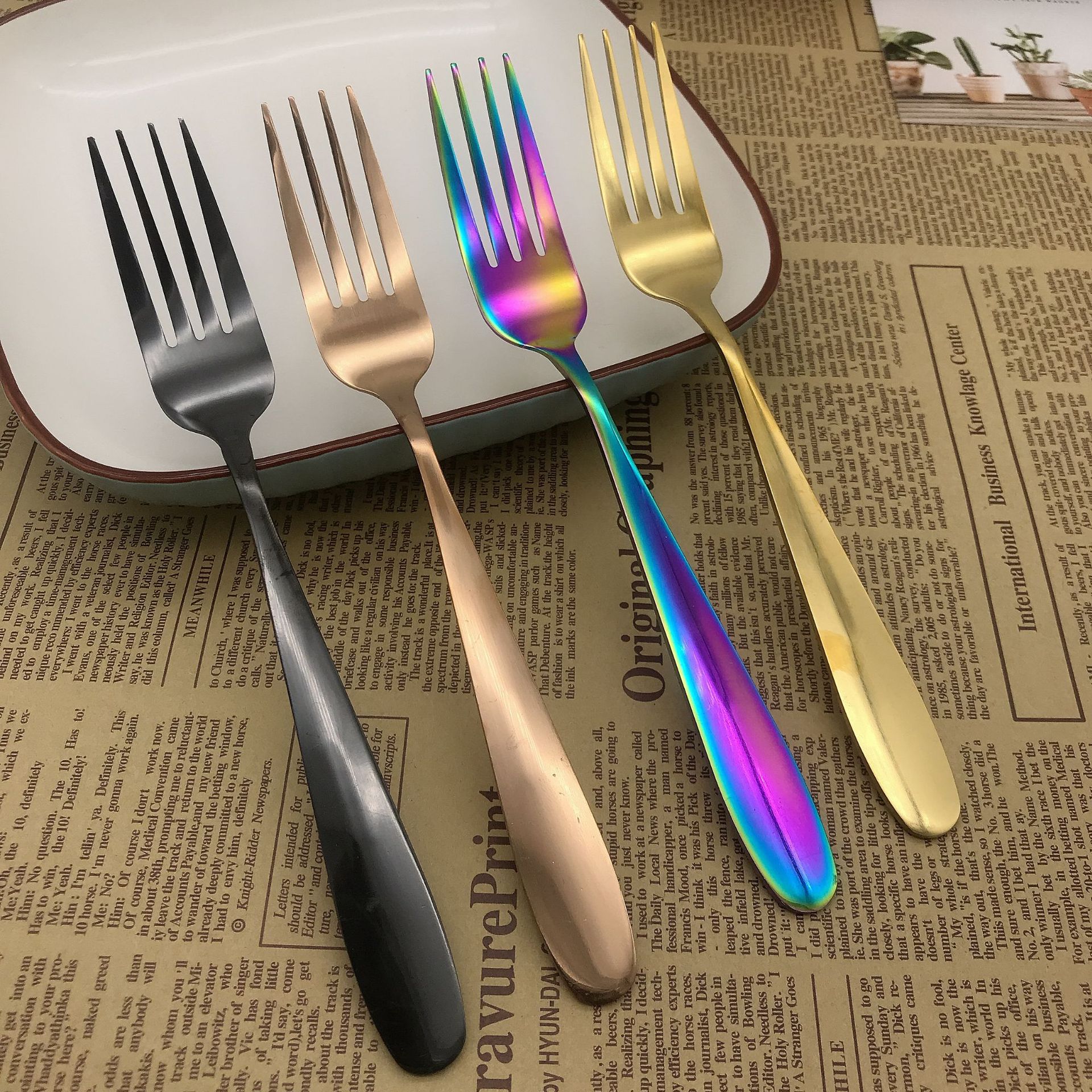 Vacuum titania - plated stainless steel western tableware knife, fork and spoon, creative Rose gold color steak knife spoon set of four