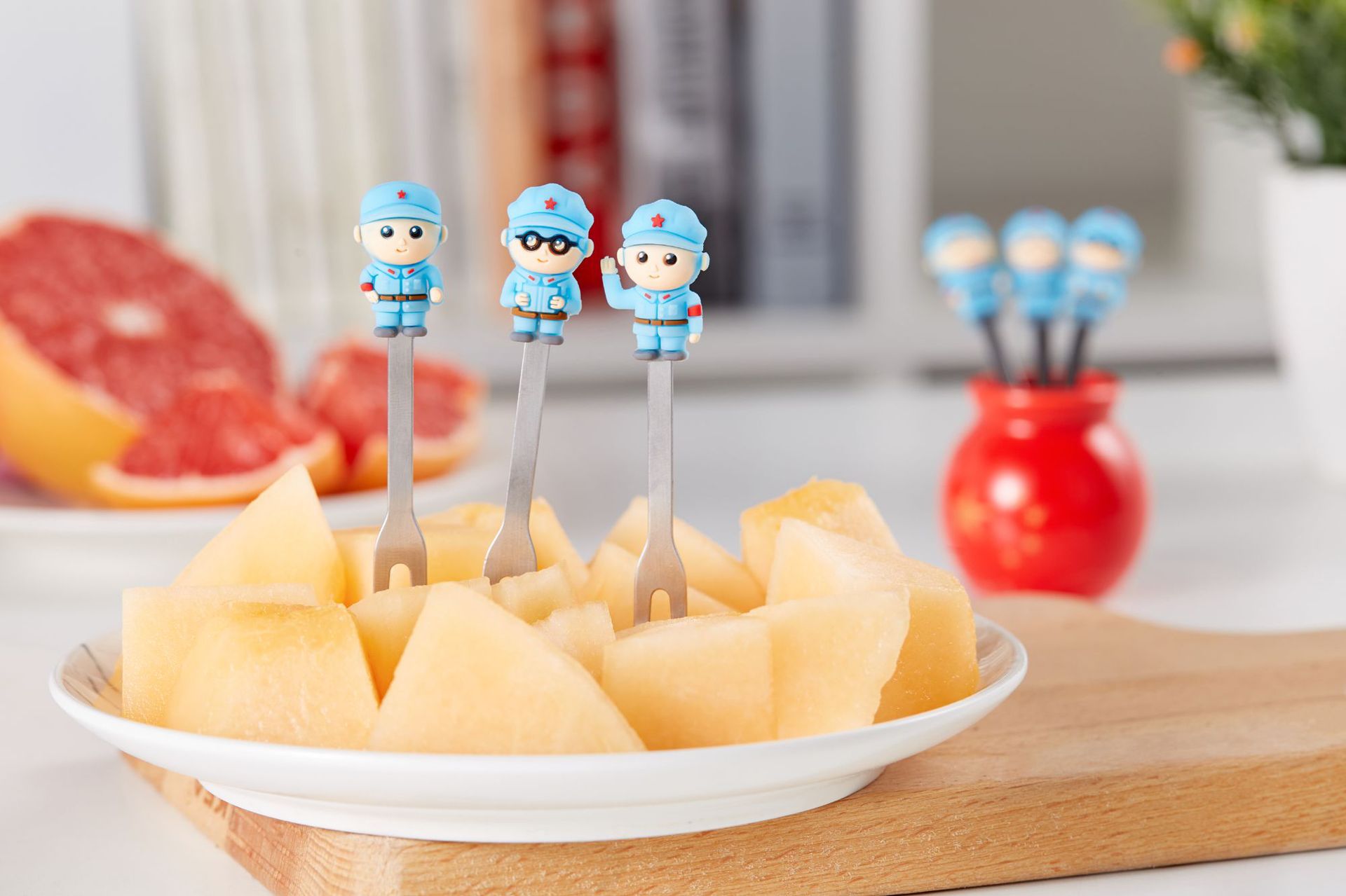Creative Cartoon Red Army Stainless Steel Fruit Fork Set 6 Assembly Base Ceramic Fruit Fork Creative Cartoon Red Army Stainless Steel Fruit Fork Set 6 Assembly Base Ceramic Fruit Fork