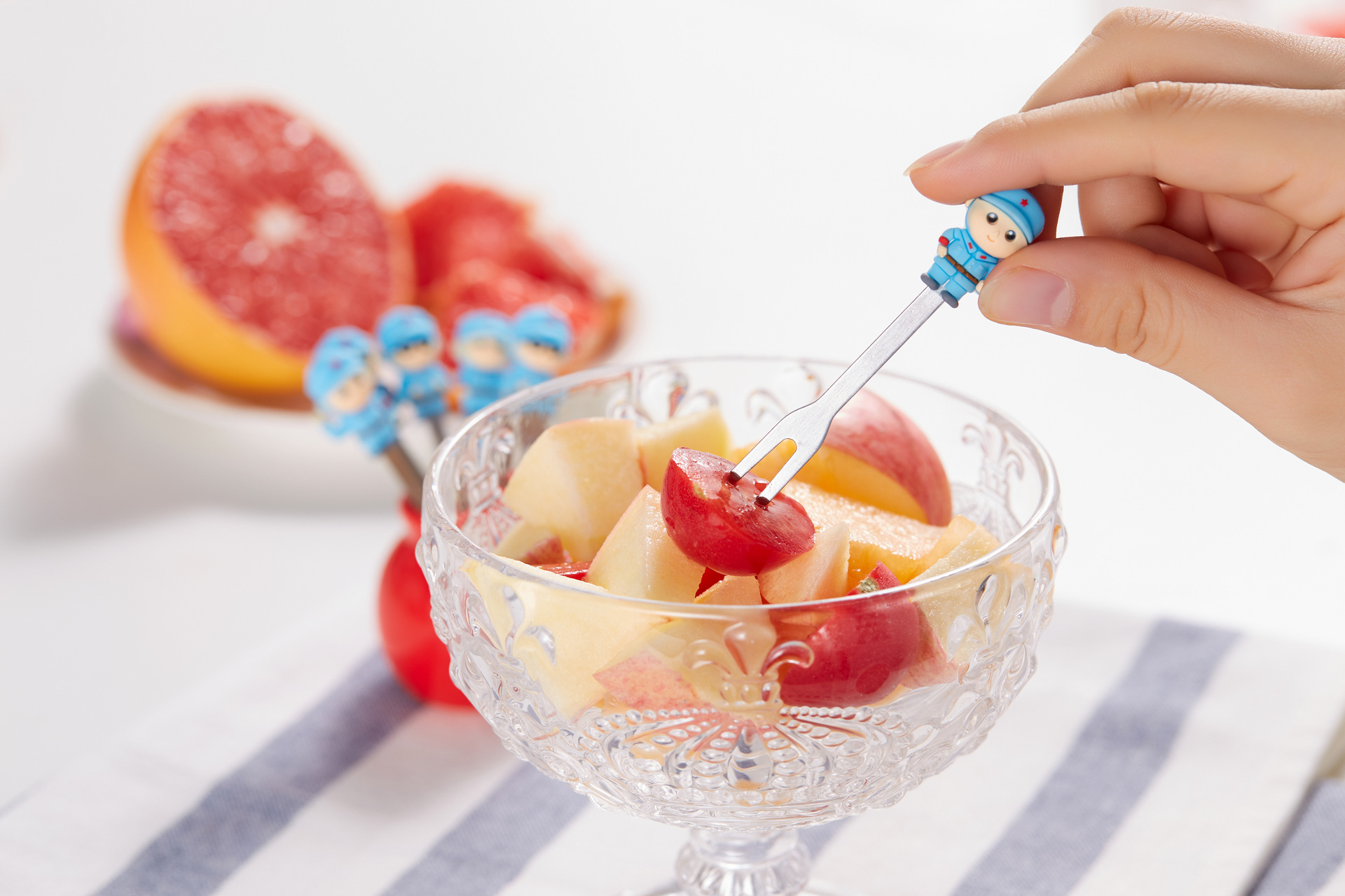 Creative Cartoon Red Army Stainless Steel Fruit Fork Set 6 Assembly Base Ceramic Fruit Fork Creative Cartoon Red Army Stainless Steel Fruit Fork Set 6 Assembly Base Ceramic Fruit Fork