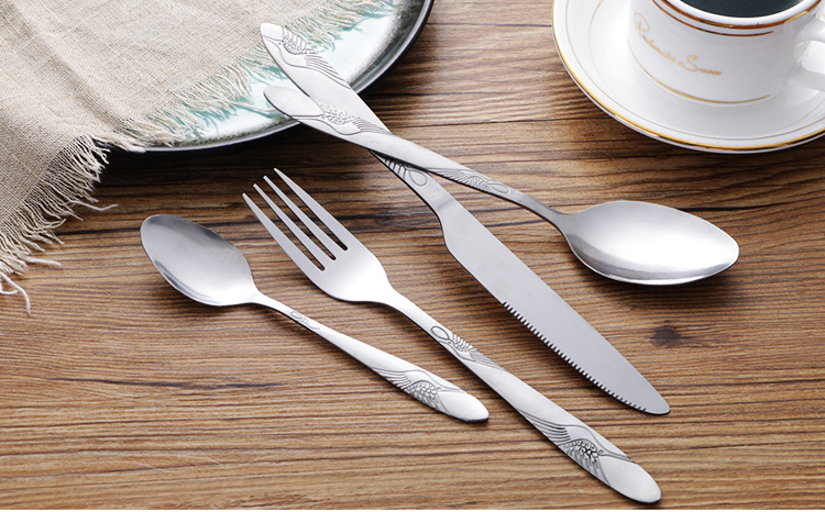 Stainless steel tableware, knife, fork and spoon, Western steak knife retro Crane carved European tableware family Stainless steel tableware, knife, fork and spoon, Western steak knife retro Crane carved European tableware family