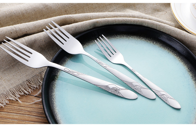 Stainless steel tableware, knife, fork and spoon, Western steak knife retro Crane carved European tableware family Stainless steel tableware, knife, fork and spoon, Western steak knife retro Crane carved European tableware family
