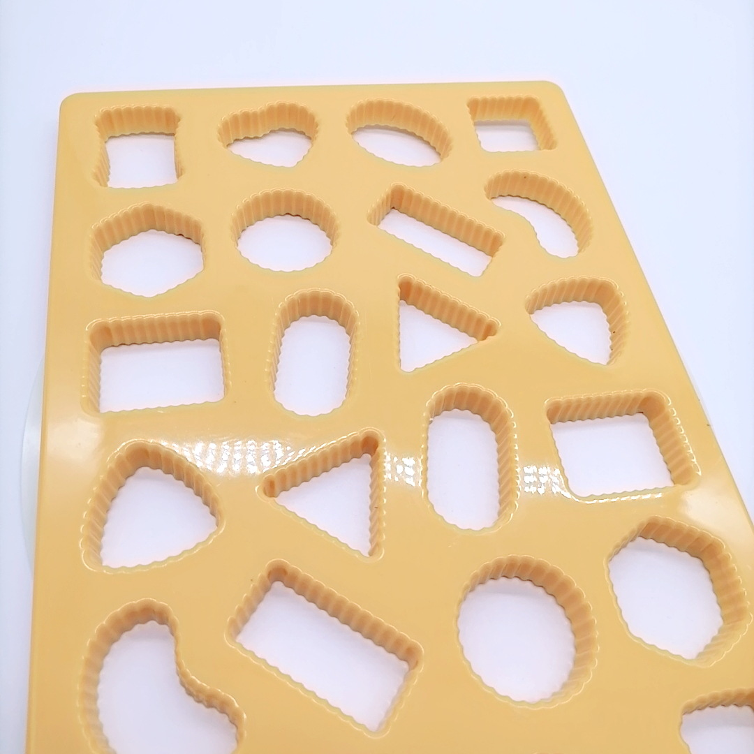 round Card Baking Mold Biscuit Mold 24-Hole Fruit Pattern 33*22 * 1cm Single Hole Diameter about 4cm