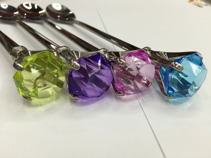 Diamond Fork Spoon set creative cute fruit fork individual Dessert spoon spoon a fork plastic tableware Diamond Fork Spoon set creative cute fruit fork individual Dessert spoon spoon a fork plastic tableware