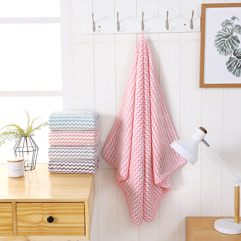 Yiwu Good Goods Polyester Brocade Coral Fleece 70*140 Bath Towel Strong Absorbent Cationic Bath Towel Beauty Salon Bath Towels Wholesale