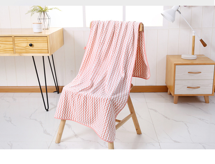 Yiwu Good Goods Polyester Brocade Coral Fleece 70*140 Bath Towel Strong Absorbent Cationic Bath Towel Beauty Salon Bath Towels Wholesale