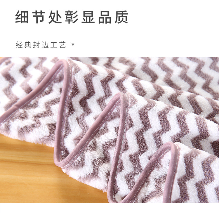 Yiwu Good Goods Polyester Brocade Coral Fleece 70*140 Bath Towel Strong Absorbent Cationic Bath Towel Beauty Salon Bath Towels Wholesale