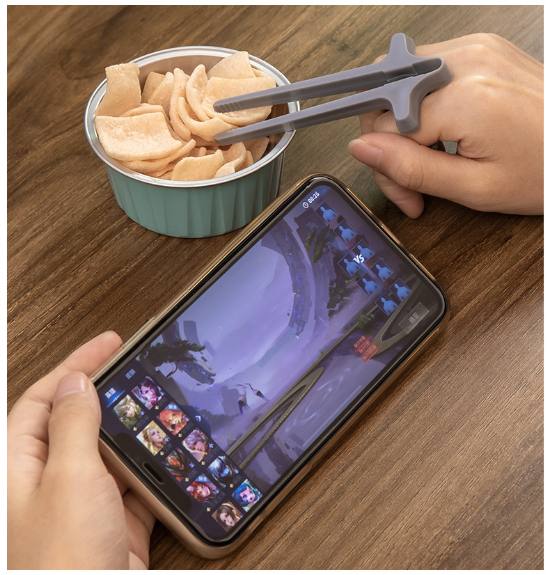 New Finger Chopsticks Lazy Auxiliary Chopsticks Clip Snack Not Dirty Hand Chopsticks Finger Stall Ring Play Game Artifact for a Lazy New Finger Chopsticks Lazy Auxiliary Chopsticks Clip Snack Not Dirty Hand Chopsticks Finger Stall Ring Play Game Artifact for a Lazy