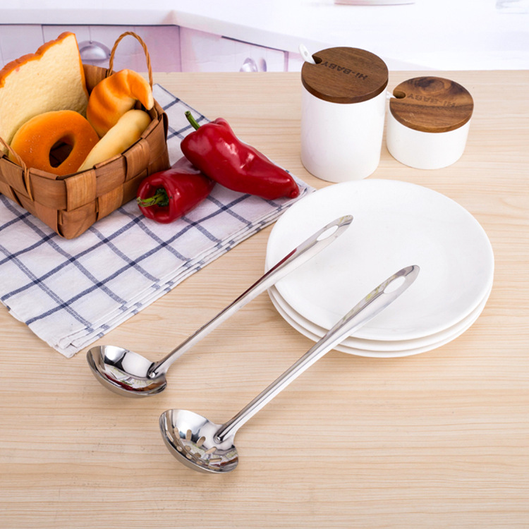 Stainless Steel 08 Bare Soup Spoon Kitchen Thickened Hot Pot Soup Spoon Perforated Ladle Spoon Kitchenware Two Yuan Shop Wholesale