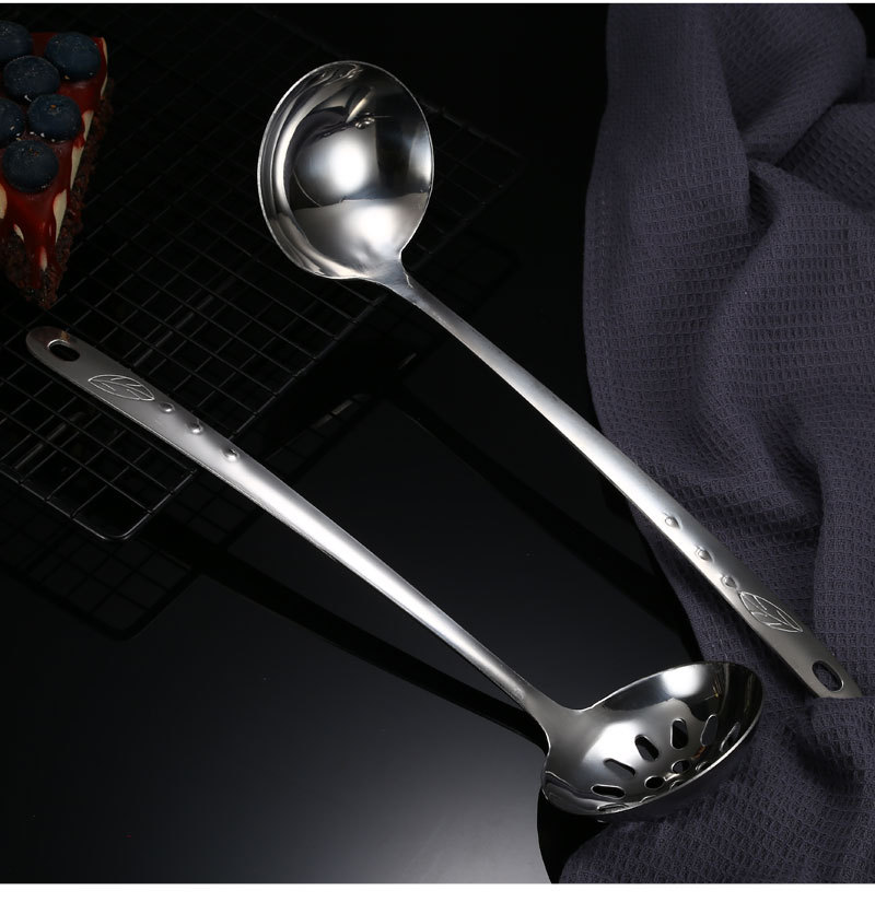 Factory Direct Sales Hot Pot Spoon Stainless Steel Soup Ladle Colander Household Soup Ladle Scoop up Dumplings Factory Direct Sales Hot Pot Spoon Stainless Steel Soup Ladle Colander Household Soup Ladle Scoop up Dumplings