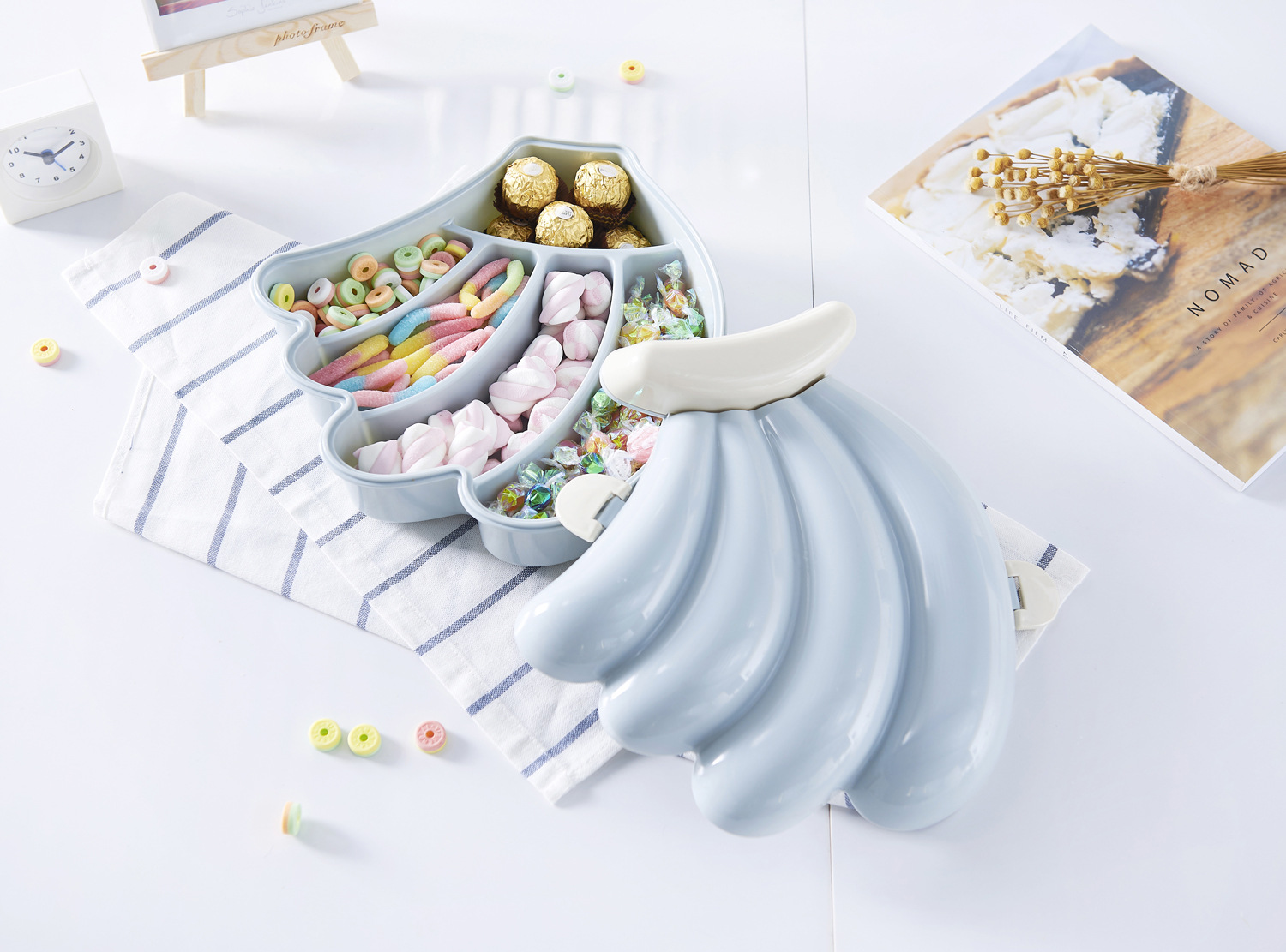 Banana Fruit Shape Sugar Fruit Box Compartment with Lid Dried Fruit Tray Cute Home Fashion Dried Fruit Tray Creative Fruit Box Banana Fruit Shape Sugar Fruit Box Compartment with Lid Dried Fruit Tray Cute Home Fashion Dried Fruit Tray Creative Fruit Box