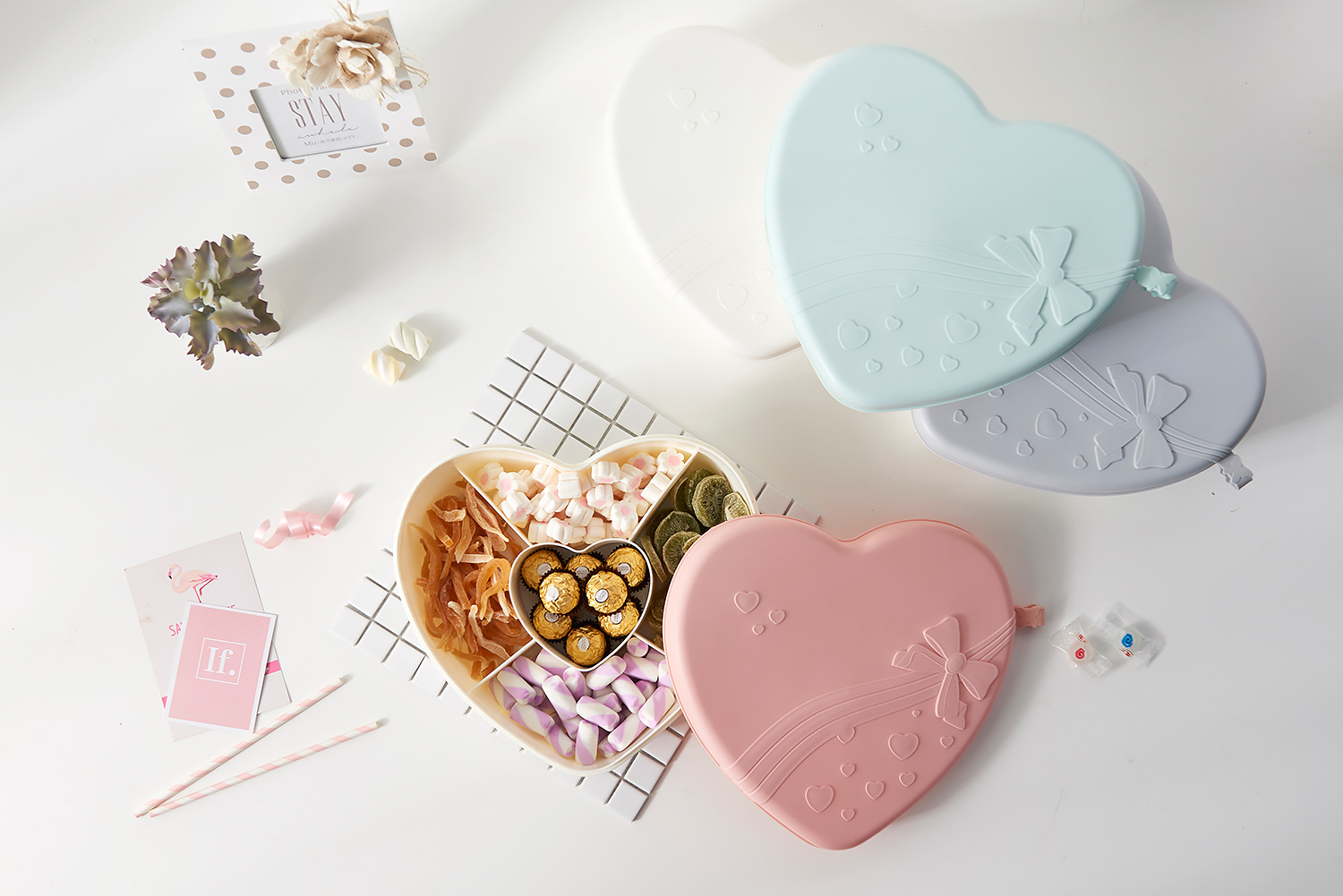 Round Partitioned Candy Tray Plastic Dried Fruit Tray Household Large Melon Seeds Box with Lid Dim Sum Plate Snack Storage Box