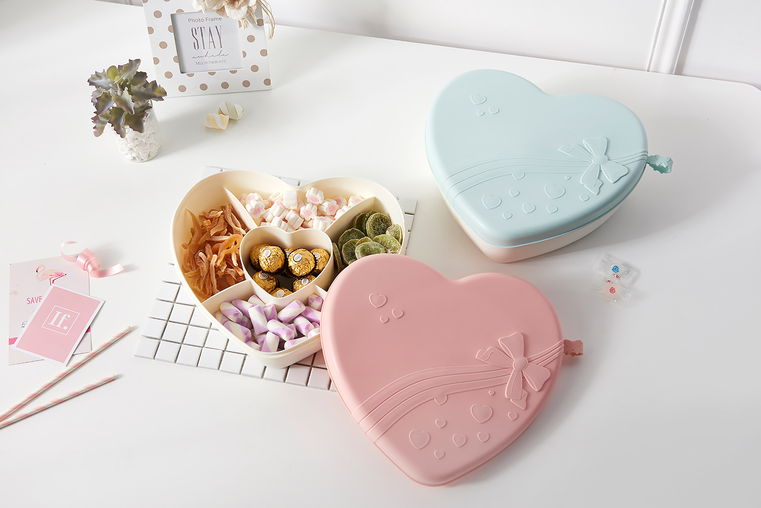 Round Partitioned Candy Tray Plastic Dried Fruit Tray Household Large Melon Seeds Box with Lid Dim Sum Plate Snack Storage Box