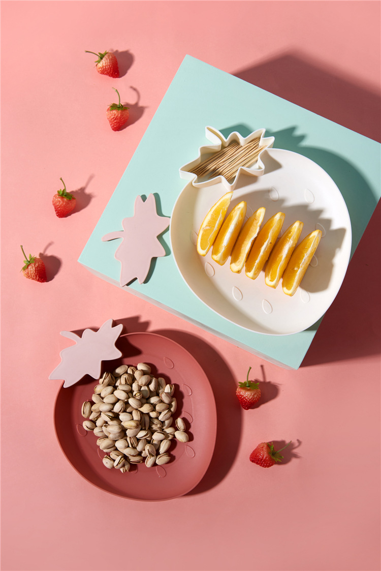 Cute Strawberry Plastic Tray Nordic Style Home Modern Living Room Fruit Tray Creative Snacks Dessert Cake Dried Fruit Tray Cute Strawberry Plastic Tray Nordic Style Home Modern Living Room Fruit Tray Creative Snacks Dessert Cake Dried Fruit Tray