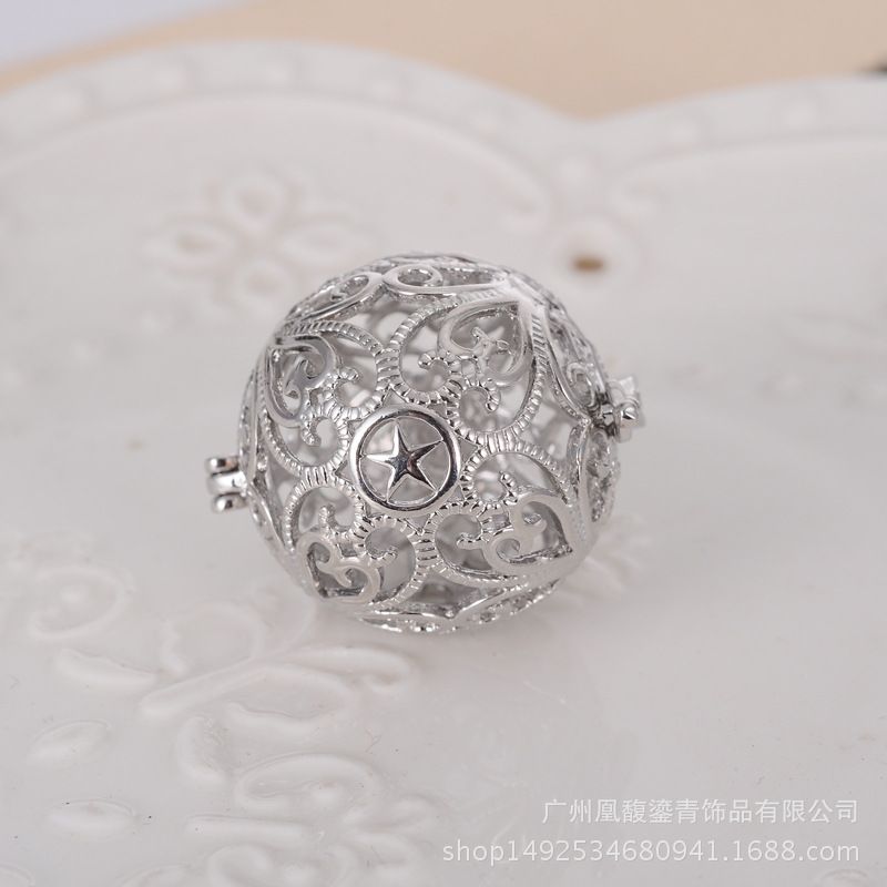 Factory direct sale lady jingyin ball refined oil bottle hollow - out five pointed star magic box aroma phase box sweater necklace pendant Factory direct sale lady jingyin ball refined oil bottle hollow - out five pointed star magic box aroma phase box sweater necklace pendant