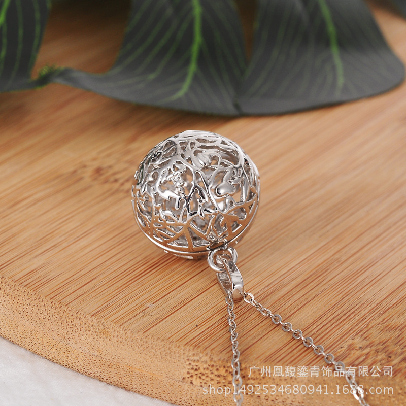 Female pregnant woman jingwen ball essence oil bottle invisible button hollow out flower magic box aroma phase box sweater necklace pendant Female pregnant woman jingwen ball essence oil bottle invisible button hollow out flower magic box aroma phase box sweater necklace pendant