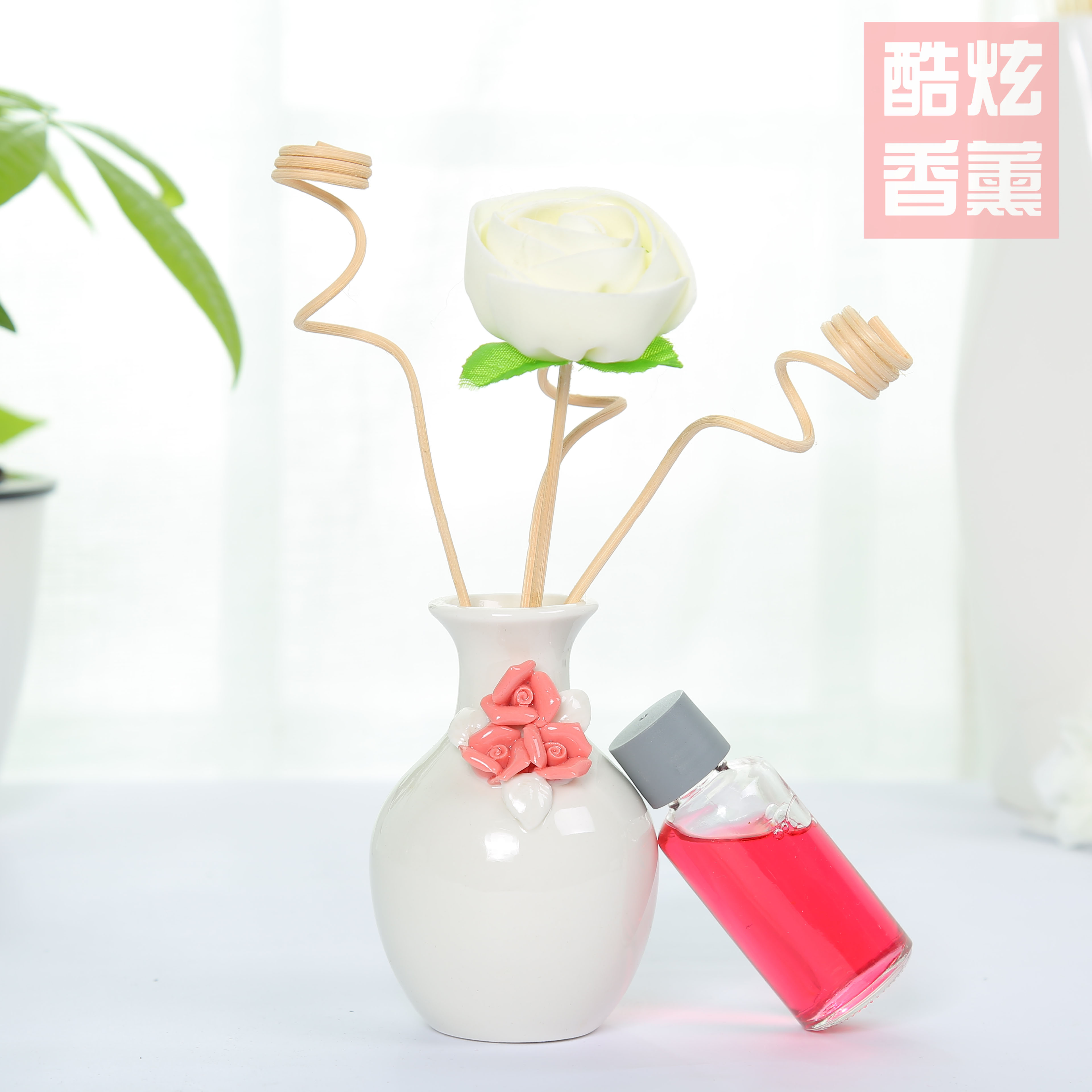 The liquid aromatherapy bottle deodorizes no fire aroma bottle dried flower.