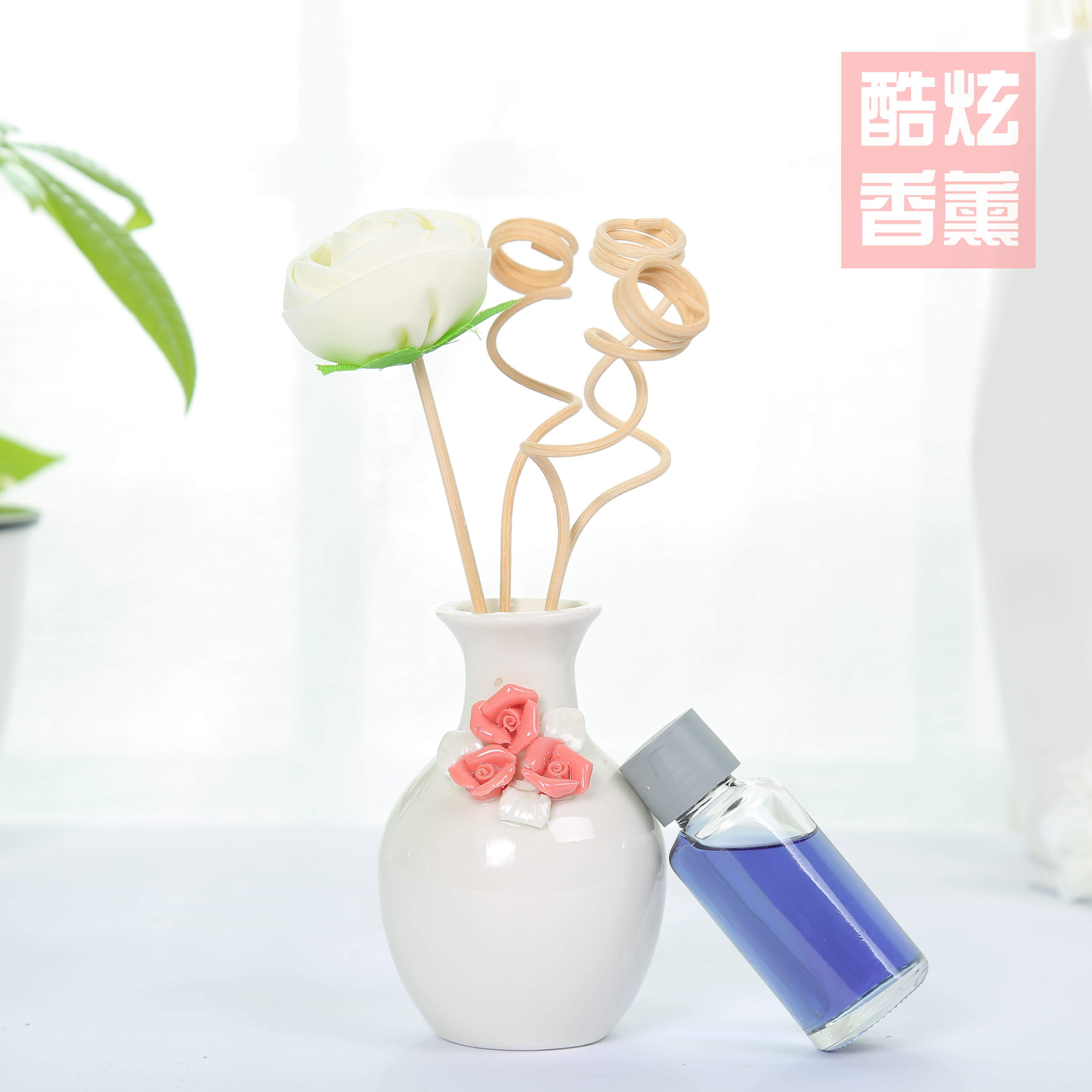 The liquid aromatherapy bottle deodorizes no fire aroma bottle dried flower.