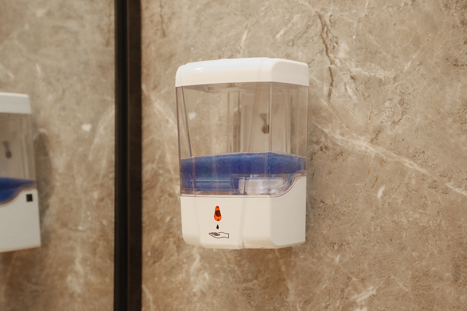 Spot Cross-Border Automatic Inductive Soap Dispenser Bathroom Hotel Bathroom Hand Sanitizer Wall-Mounted Motion Activated Liquid Soap Dispenser