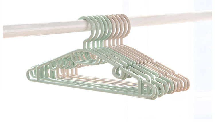 Household plastic clothes hanger clothes hang multi-function Seamless clothes support windbreaker rack Clothes Household plastic clothes hanger clothes hang multi-function Seamless clothes support windbreaker rack Clothes