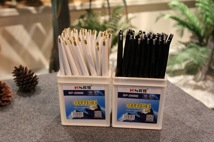 Brilliant stationery black pen ballpoint pen hotel rooms a simple ball-point pen notebook pen memo pen Brilliant stationery black pen ballpoint pen hotel rooms a simple ball-point pen notebook pen memo pen