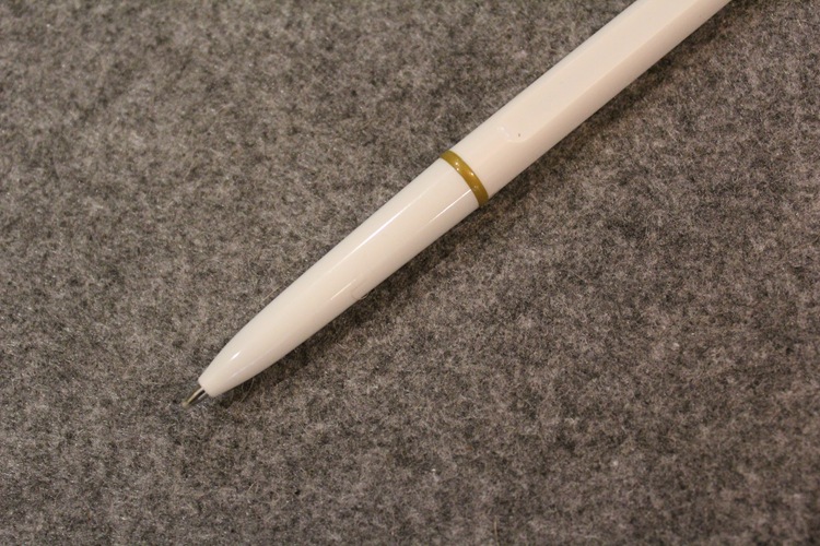 Brilliant stationery black pen ballpoint pen hotel rooms a simple ball-point pen notebook pen memo pen Brilliant stationery black pen ballpoint pen hotel rooms a simple ball-point pen notebook pen memo pen